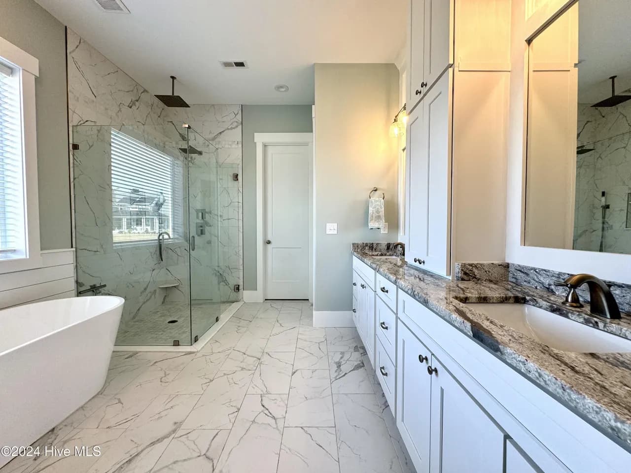 Colonnade - Master Bath